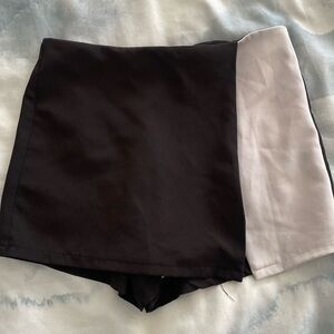 VESTIQUE COLORBLOCK SKORT